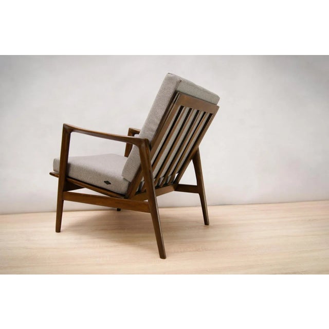 300-139 Armchair from Swarzędzka Factory, 1960s For Sale - Image 4 of 7