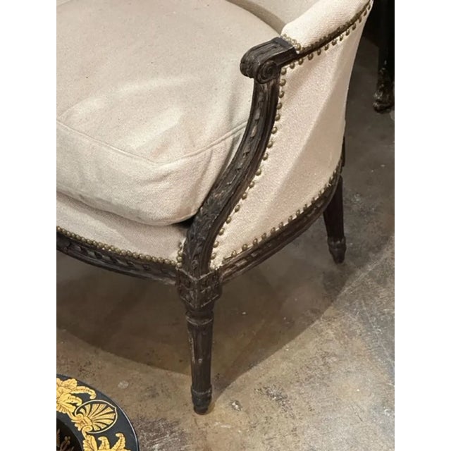 French Louis XVI Oak Bergere For Sale - Image 4 of 6