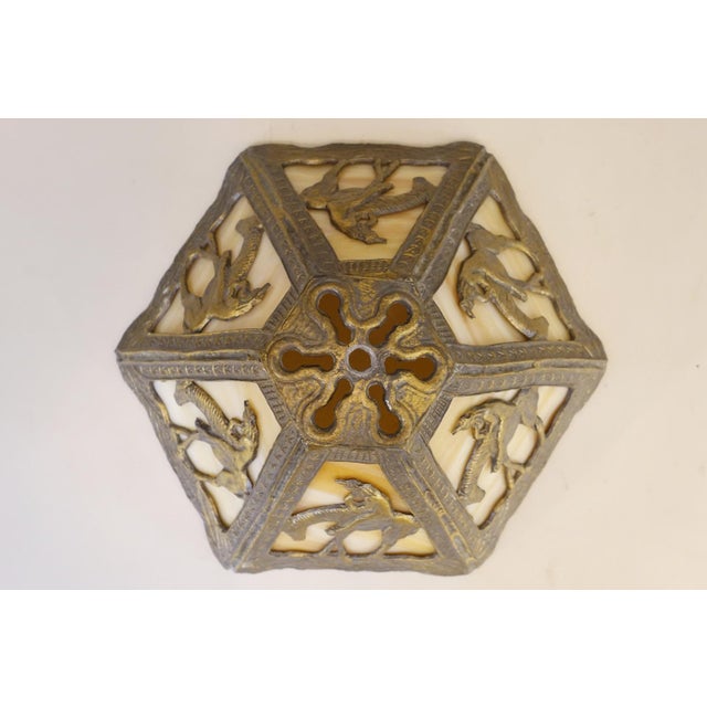 1980s Native American Indian End of Trail Caramel Slag Stained Glass Shade Table Lamp For Sale In Los Angeles - Image 6 of 11