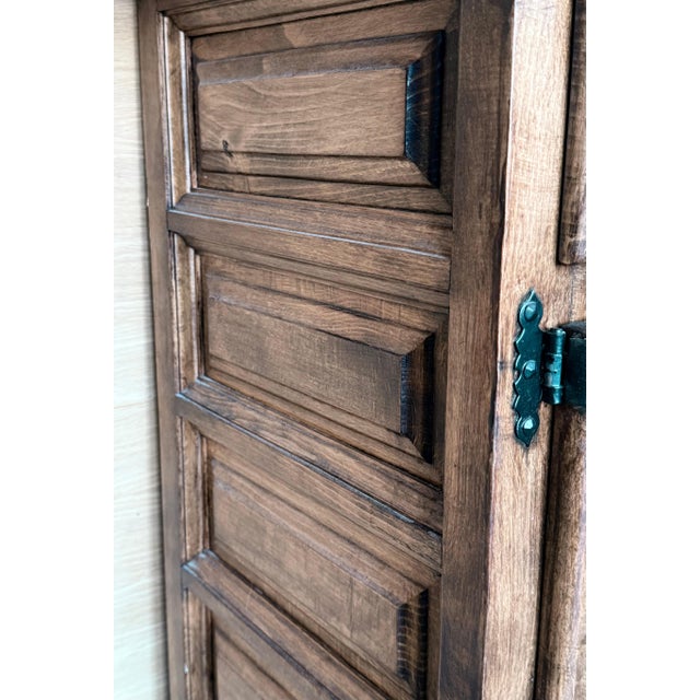 20th Century Catalán Spanish Dresser Carved in Walnut, 1920s For Sale - Image 12 of 18