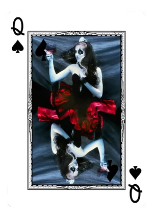 Queen of Spades, Underwater Photography, Archival Metallic Paper Contemporary, 2015