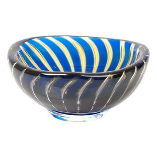 Ariel Glass Bowl by Edvin Öhrström for Orrefors, 1940s For Sale