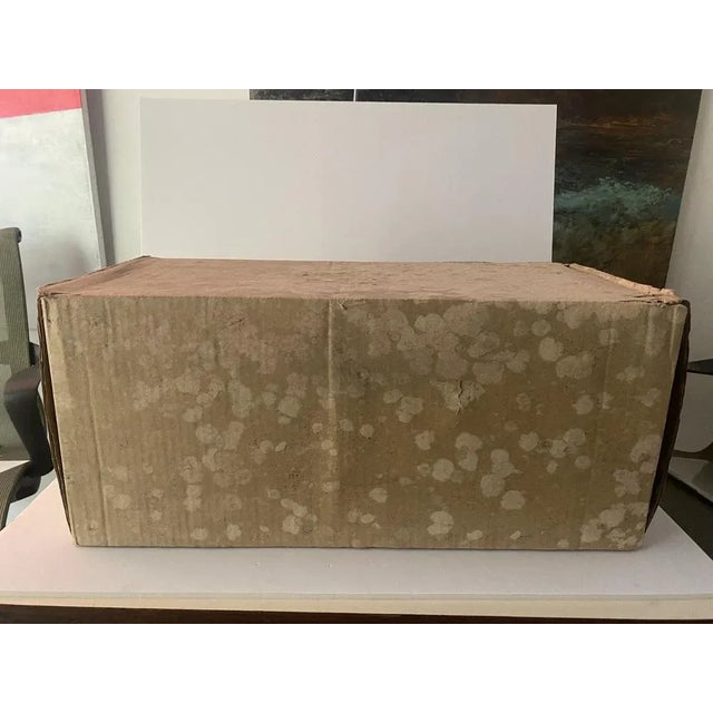 Modern ARW02 Tif & Tondu Model Car For Sale - Image 3 of 11