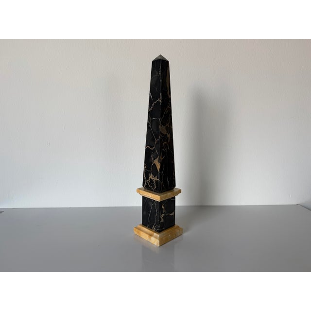 Vintage Italian Portoro Marble & Honey Onyx Obelisk, Made in Italy For Sale In Miami - Image 6 of 12