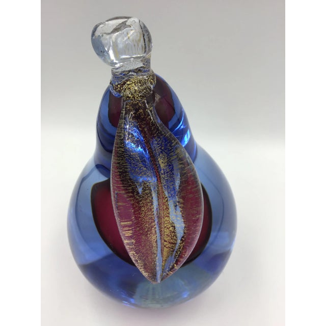 1960s Vintage 1960s Murano Glass Alfredo Barbini Sommerso Pear Paper Weight For Sale - Image 5 of 9