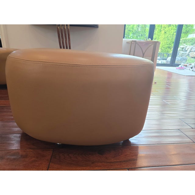 Vladimir Kagan Set of 4 Vintage Tan Leather Lounge Chairs With Matching Ottomans Attributed to Vladimir Kagan For Sale - Image 4 of 15