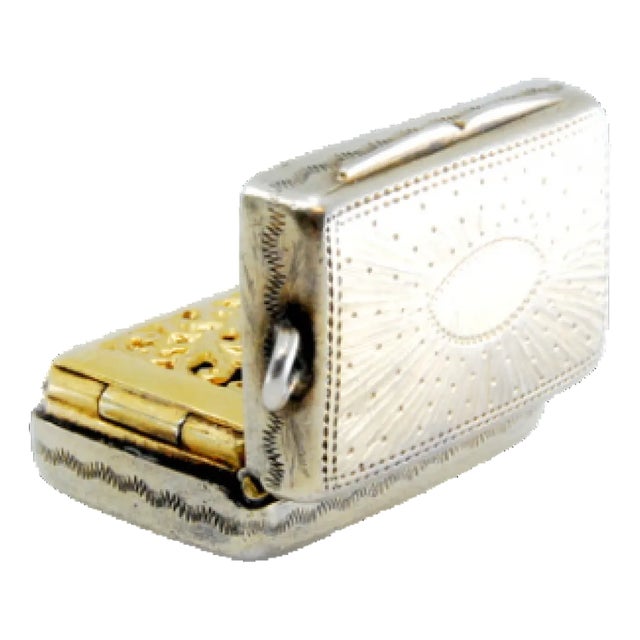 George IV Silver and Gold Vinaigrette Box with Lid Engraving For Sale