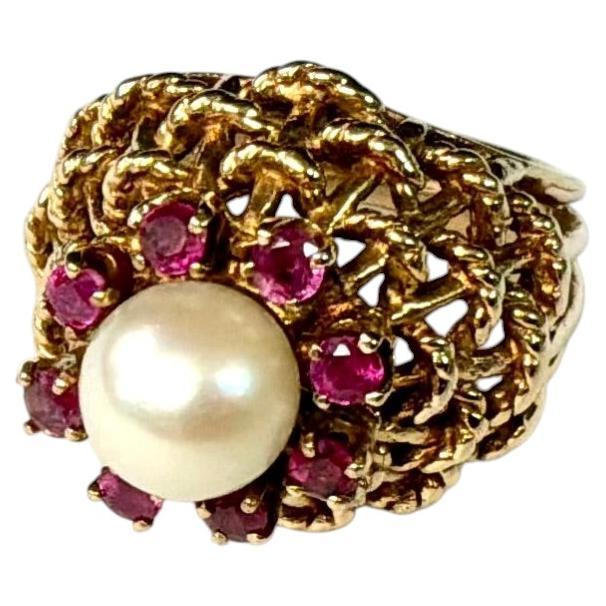 18k Yellow Gold Domed Basket-Weave Pearl and Ruby Cocktail Ring For Sale - Image 9 of 12