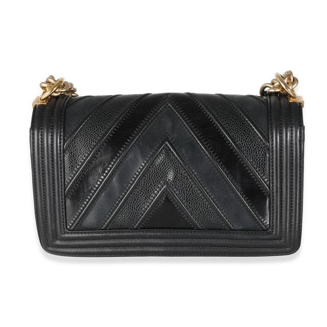 Chanel Black Calfskin Caviar In The Mix Chevron Old Medium Boy Handbag For Sale - Image 4 of 9
