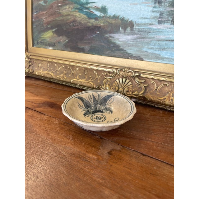 Blue Vintage Vietnamese Ceramic Tea Bowl With Hand-Painted Dragonfly and Botanical Motif. For Sale - Image 8 of 9