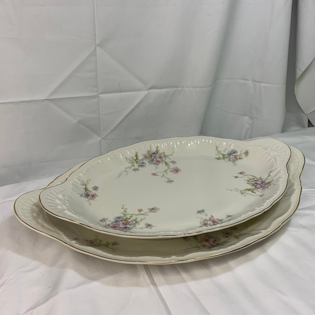 Farmhouse 1940s Theodore Haviland New York Nesting Platters Delicate Pink and Blue Flowers - Set of 2 For Sale - Image 3 of 9