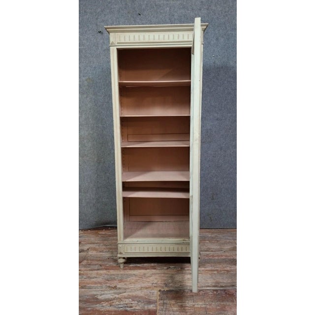 Early 20th Century Louis XVI Lacquered One-Door Display Cabinet For Sale - Image 4 of 10