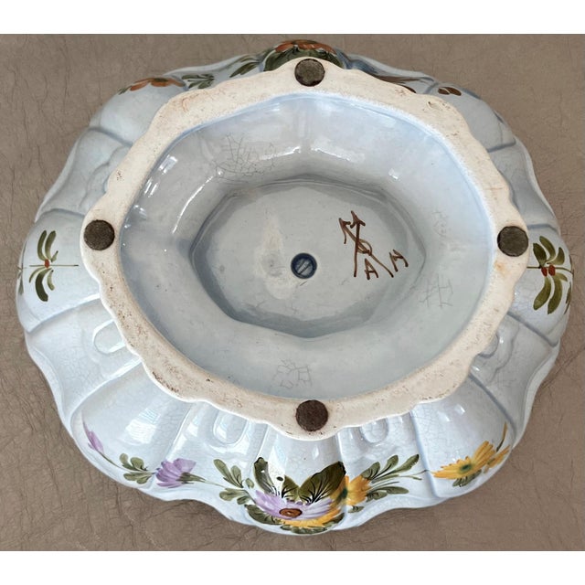 Mid 20th-Century Monteith-Style Earthenware Crenellated Rim Footed Compote For Sale - Image 11 of 18