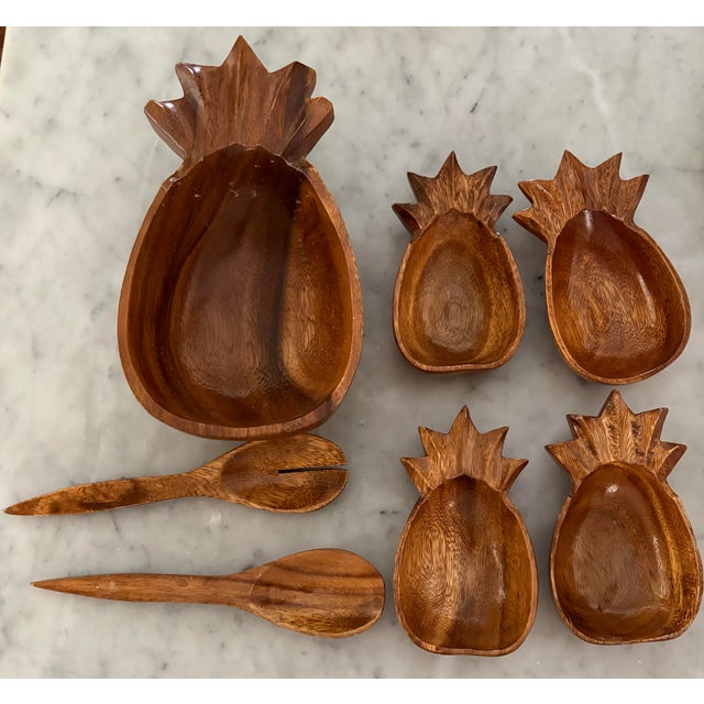 Mid-Century Modern Vintage Hand Carved Monkey Pod Pineapple Serving Set - 7 Pieces. For Palm Beach Regency, Tropical, Tiki Bar, Luau, Beach Decor or Coastal Entertaining For Sale - Image 3 of 4