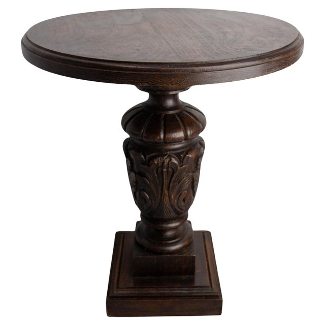 Oak guéridon little coffee table or side table. This pesdestal table was made in Spain circa 1960. All the table is made...