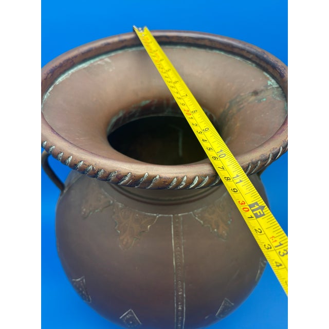 Antique Arts & Crafts Hand-Hammered Copper Urn With Riveted Seams, C. 1890–1915 For Sale - Image 12 of 12