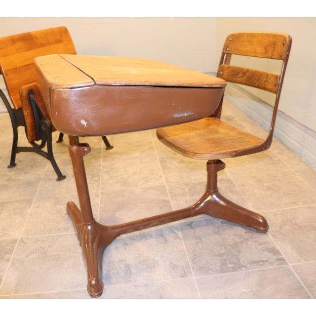 American Seating Company Set of Three Antique American School Desks by Buffalo Metal Company & American Seating Company, Circa 1895–1935 For Sale - Image 4 of 18