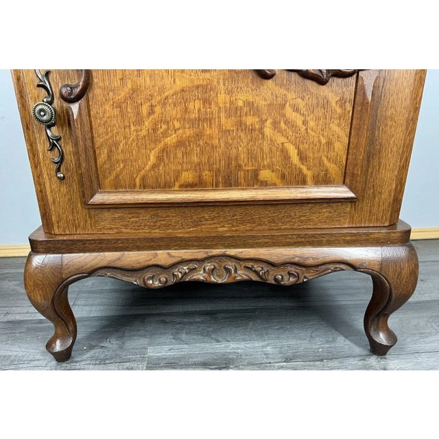 Vintage Louis XVI French Bedside Tables, Set of 2 For Sale - Image 9 of 17