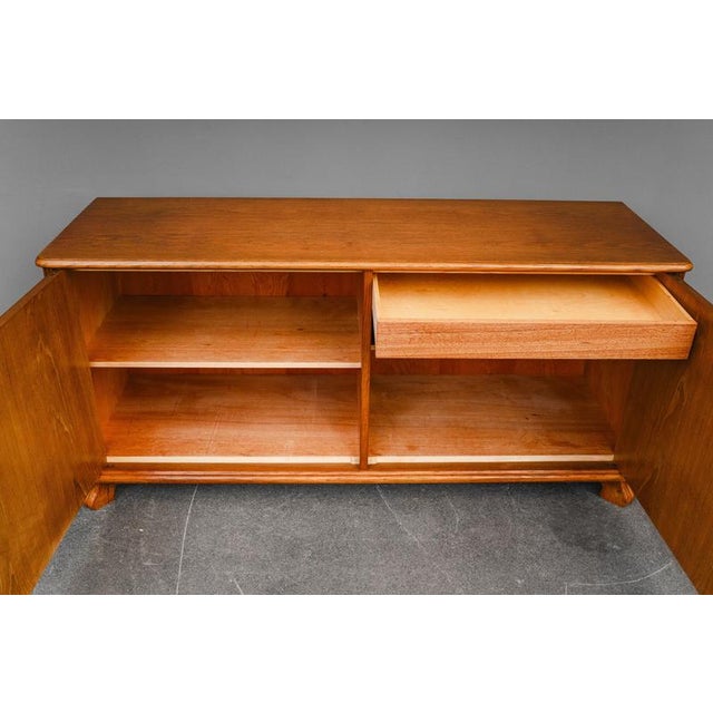 Vintage Art Deco Sideboard in Oak For Sale - Image 9 of 18
