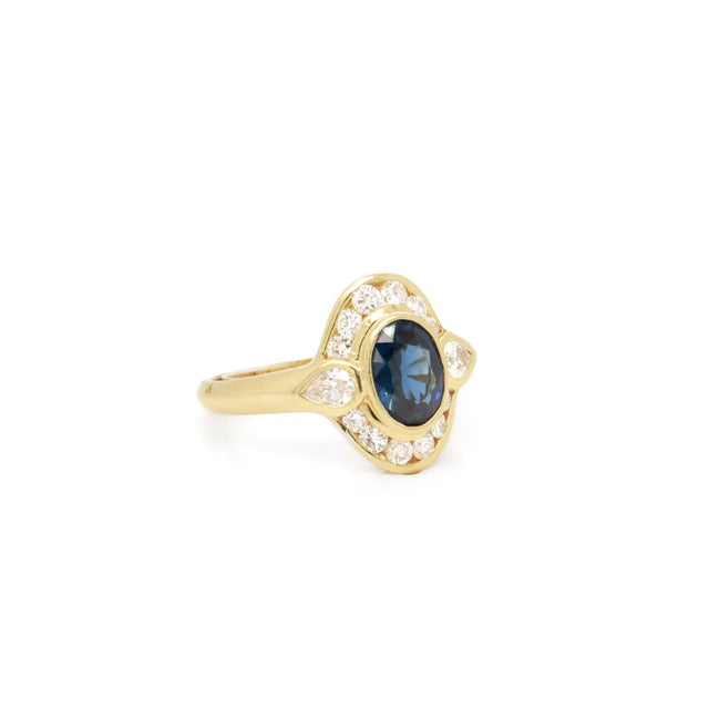 Vintage 18k Gold, Sapphire, and Diamond Cocktail Ring For Sale In Philadelphia - Image 6 of 12