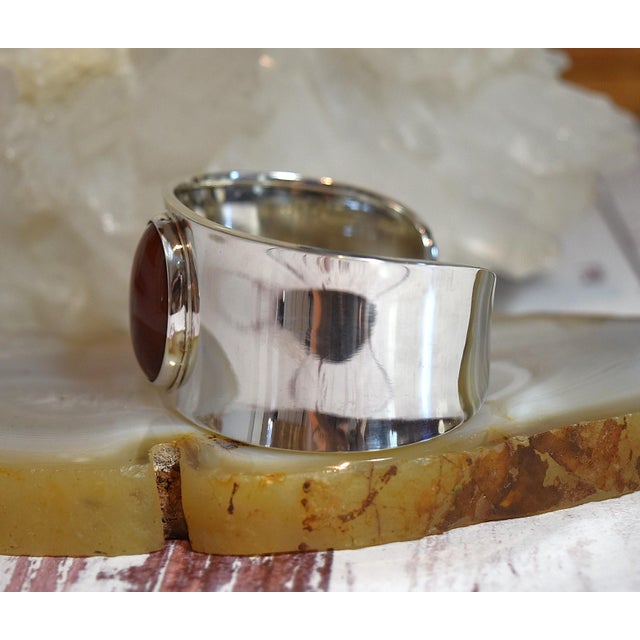 Early 20th Century Mexican Sterling Silver and Carnelain Gemstone Smooth Cuff Bracelet For Sale - Image 4 of 18