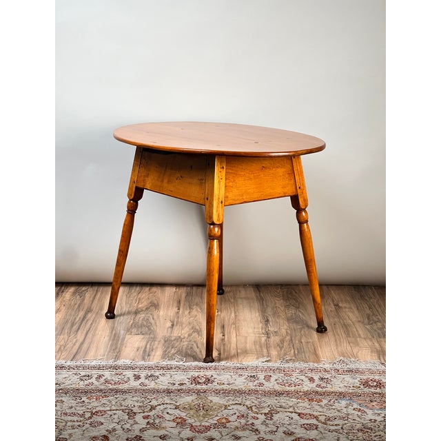 Queen Anne Antique American Queen Anne Maple Tavern Table, New England, Circa 1760–1790 For Sale - Image 3 of 9