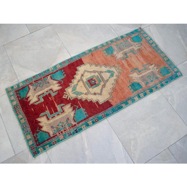 1960s Hand Knotted Small Oushak Rug Mini Rug Mat Entry Decor Bath Mat - 1'8" X 3'7" For Sale - Image 13 of 14