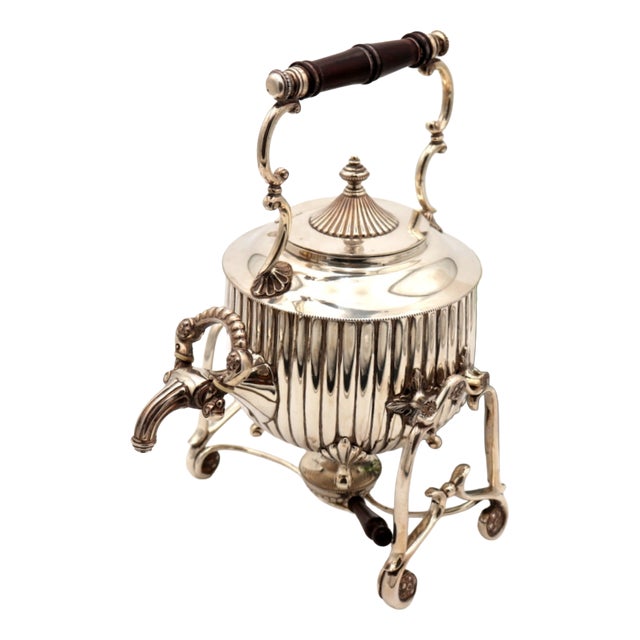 Silver Kettle with Fluted Reliefs and Knob on the Lid with Lamp and Four Feet with Windings For Sale