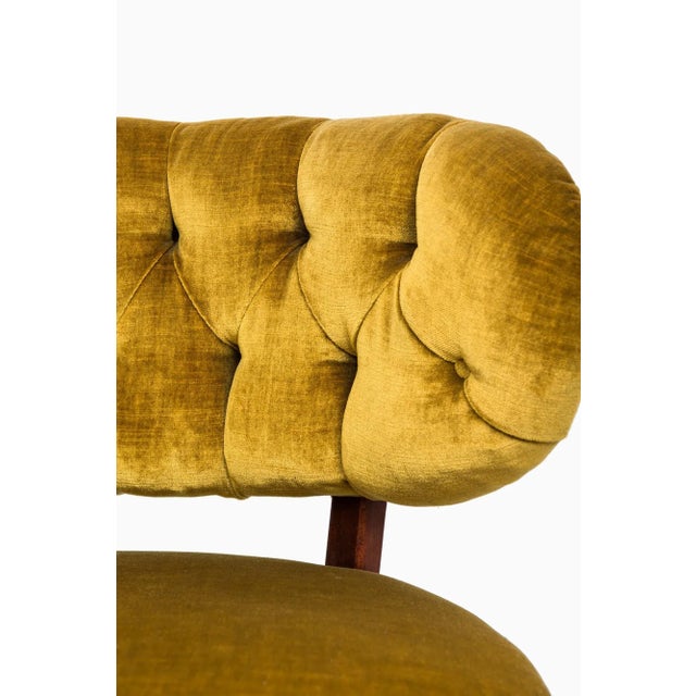 This lounge chair, model Schulz, was designed by Otto Schulz and produced by Boet in Sweden during the 1940s. The frame is...