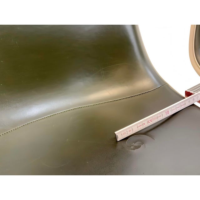 Tandem Bench in Fiberglas with Naugahyde Leather Seat by Charles & Ray Eames for Herman Miller, 1960s For Sale - Image 14 of 18