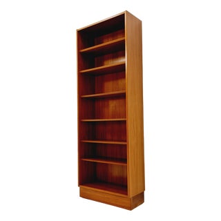 Vintage Danish Freestanding Book Case in Teak by Hundevad, 1960s For Sale