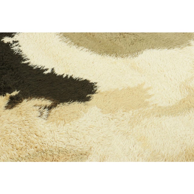 1960s Vintage Swedish Rya Rug in Cream With Earthy Abstract Geometry - Rug & Kilim For Sale - Image 5 of 7