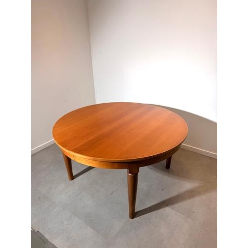 Extendable Round Dining Table from Molteni, Italy For Sale - Image 6 of 11