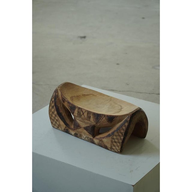 Sculptural Hand-Carved African Wooden Stool with Geometric Decoration, 1950s For Sale - Image 4 of 17