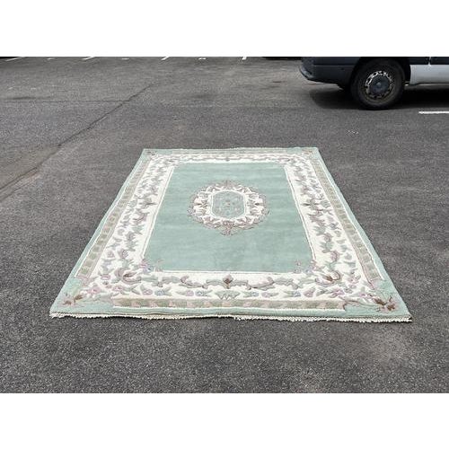 Green and White Rug in Wool For Sale - Image 3 of 13
