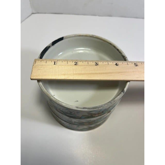 White Antique Famille Rose Qing Dynasty Chinese Polychrome Porcelain Stacking Food Boxes For Sale - Image 8 of 8