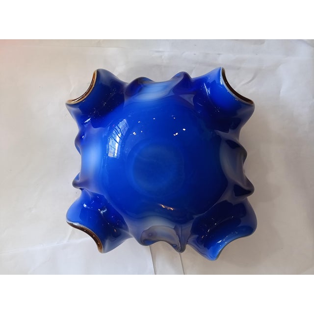 1960s Murano Attributed Mid-Century Sommerso Ruffled Art Glass Bowl in Cobalt & Amber With Aventurine For Sale - Image 10 of 10