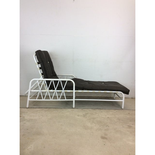 Mid-Century Modern Vintage 1970s Outdoor Patio Adjustable Aluminum Lounger With Vintage Cushion For Sale - Image 3 of 12