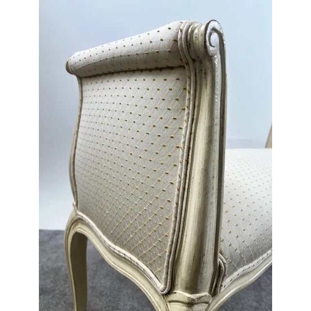 1950s 20th C French Louis XV Style Off-White & Beige Upholstered Bench or Window Seat For Sale - Image 5 of 11