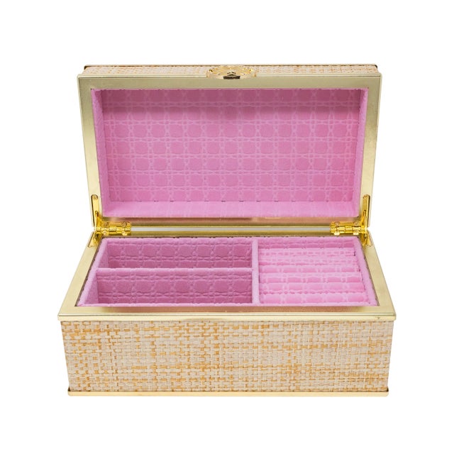 Transitional Lilly Pulitzer Woven Raffia Box For Sale - Image 3 of 3