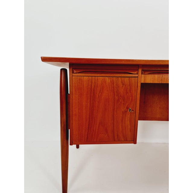 Vintage Danish Teak Desk from GV Møbler, 1960s For Sale - Image 4 of 18