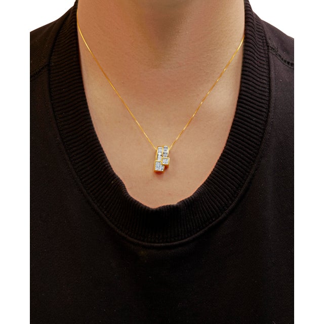 14K Yellow Gold 1 1/2 cttw Princess and Baguette Cut Diamond Geometric Pendant Necklace (H-I Color, VS1-VS2 Clarity) For Sale - Image 4 of 5