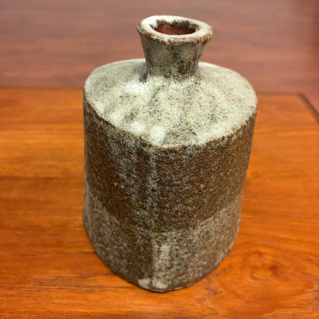 Stone Gray Vintage Brutalist Studio Pottery Triangular Bottle Vase With Textured Ash Glaze For Sale - Image 8 of 11