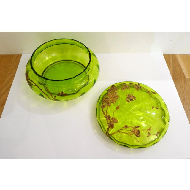 Antique Art Nouveau Candy Box in Blown Fluorescent Glass, 1890s For Sale - Image 4 of 10