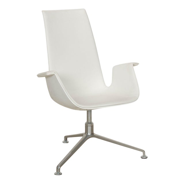 FK White Leather Armchair in White Shell Chair with Swivel Function from Walter Knoll / Wilhelm Knoll For Sale