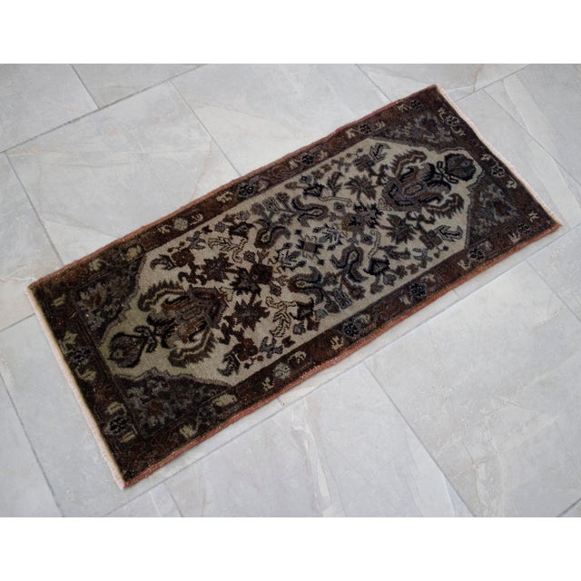 1970s Hand Knotted Door Mat, Entryway Rug, Bath Mat, Kitchen Decor, Small Rug, Turkish Rug - 1′5″ × 3′3″ For Sale - Image 15 of 15