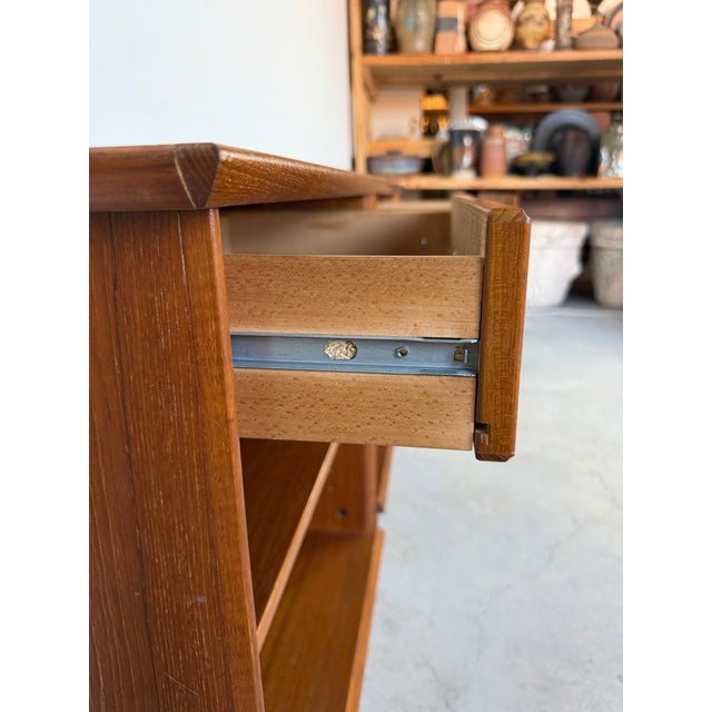 Mid Century Danish Modern Teak Nightstands With Drawer & Open Shelf – A Pair For Sale - Image 11 of 18