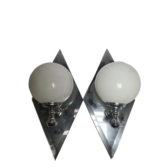 A pair of sconces from the 30s. They are preserved in good condition. European Plug (up to 250V).The wiring of this item...