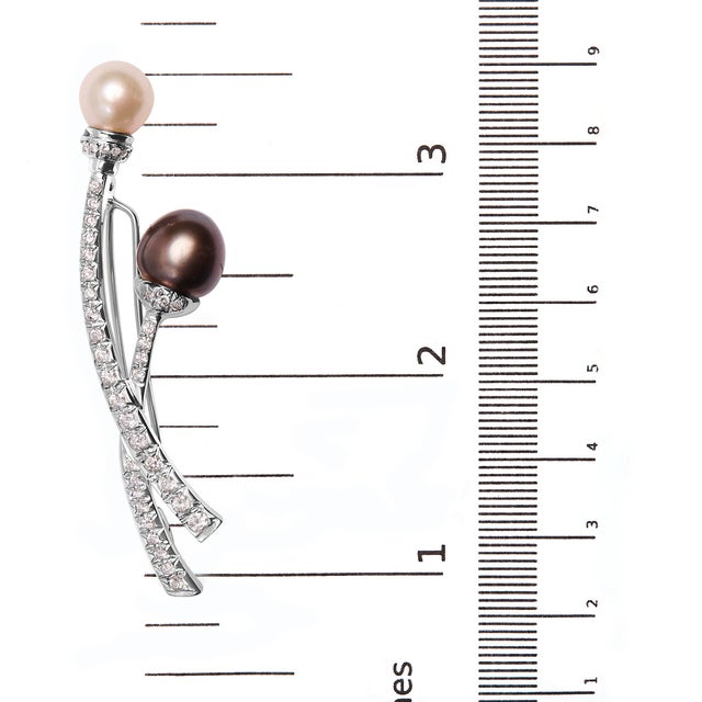 Early 21st Century 18K White Gold 3/5 Cttw Diamond and Cultured South Sea Black and White Pearl Brooch Pin (H-I Color, VS1-VS2 Clarity) For Sale - Image 5 of 5
