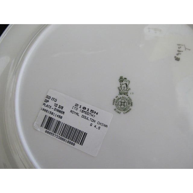 Royal Doulton Ito Smooth E2929 Exotic Song Bird 10 1/4" Dinner Plate Set of 4 For Sale In Portland, OR - Image 6 of 8